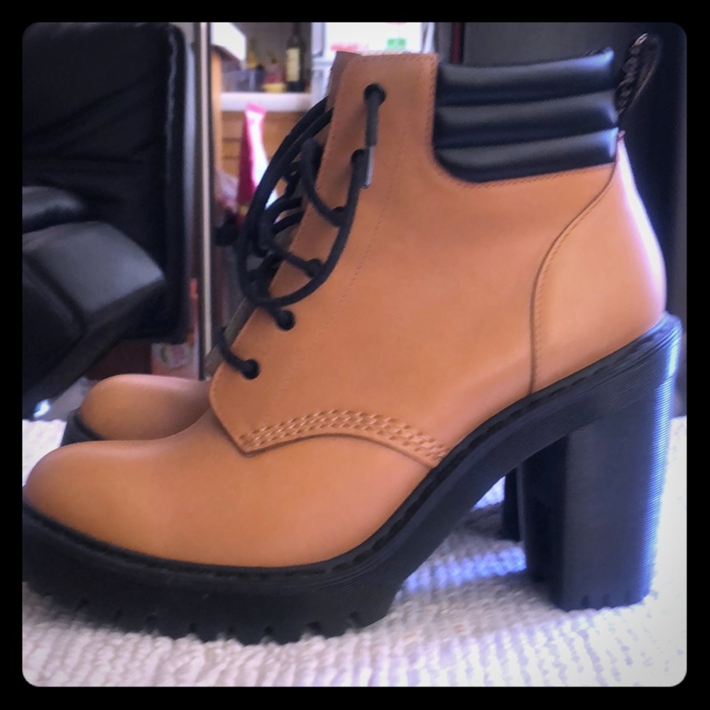 Women’s Dr Marten booties size 10